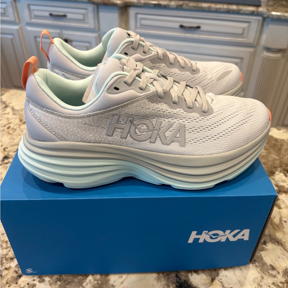NEW! Hoka Bondi Size 8